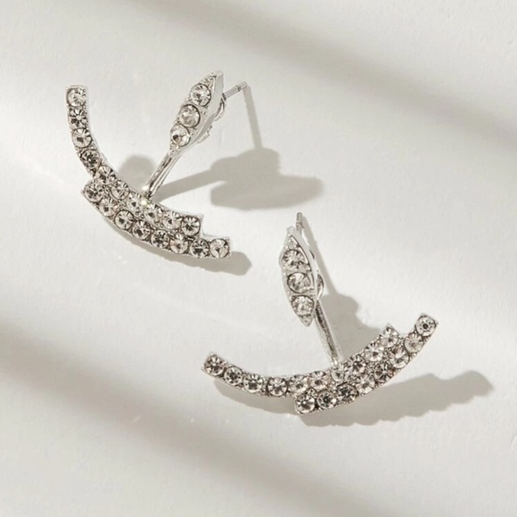 Dainty Rhinestone Front Back Layered Earrings - Picture 4 of 5